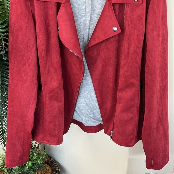 Brand New Bagatelle Cherry Red Draped Zippered Faux Suede Moto Jacket - Picture 3 of 16